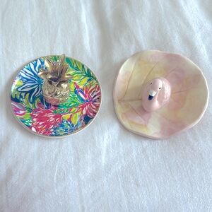 Set of two Jewelry dishes.